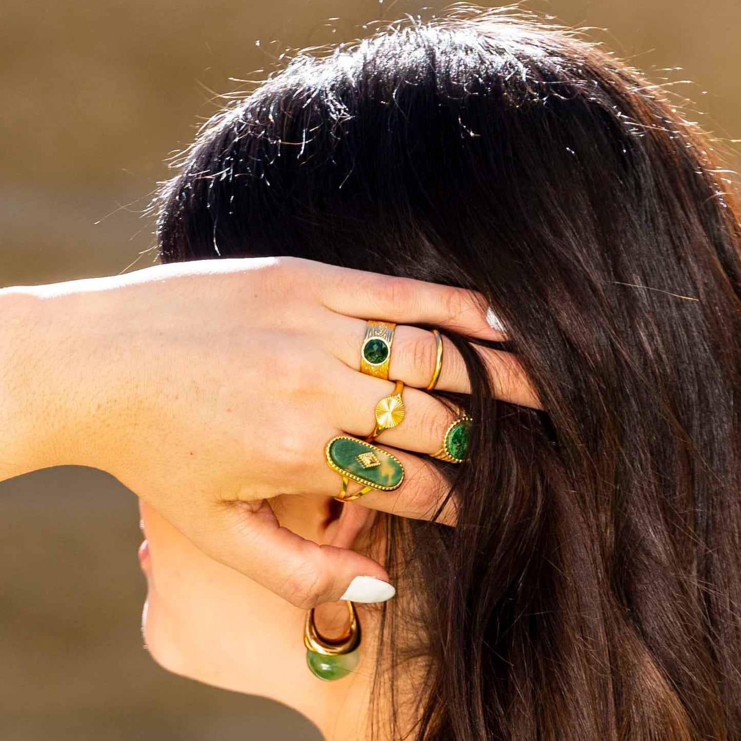 Anillo Ancho Piedra Verde Chapa 18k Ajus