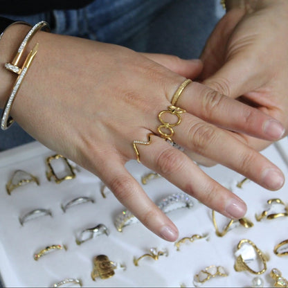 Anillo Zigzag con Brillantes